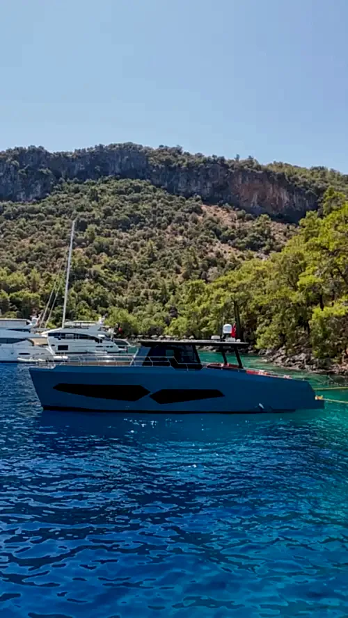 2 Kabinli Şık Motoryat – Özel Günleriniz İçin Mükemmel Seçim