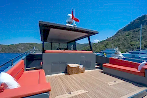 2 Kabinli Şık Motoryat – Özel Günleriniz İçin Mükemmel Seçim