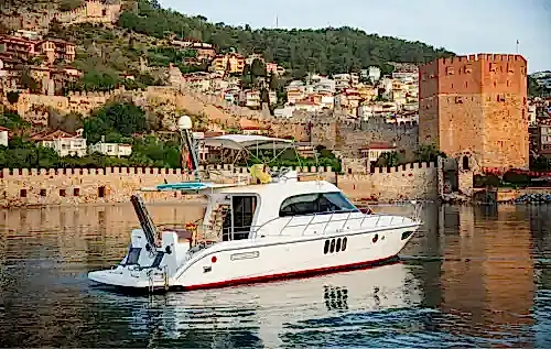 Alanya’da 16 Metrelik Özel Yapım Tekne ile Keyifli Gezi ve Özel Etkinlikler
