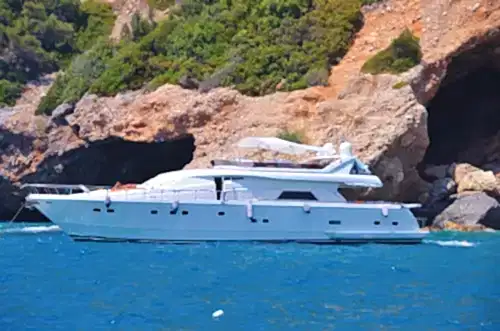 Alanya'da Gezi ve Yüzme Keyfi İçin Özel Tasarlanmış Lüks Motoryat