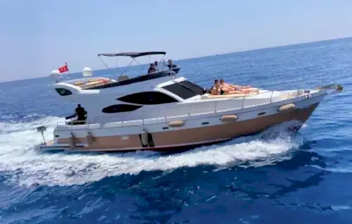 Alanya’da Mavi Yolculuk İçin Özel Tasarımlı Lüks Yat