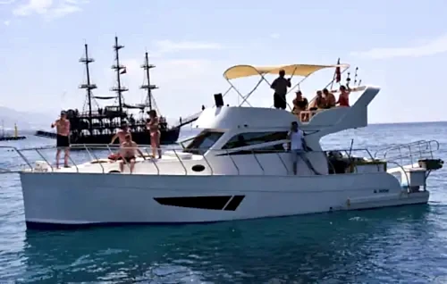 Alanya'nın Eşsiz Doğasında Özel Tekne