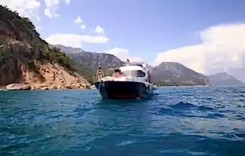 Antalya'nın Büyüleyici Maviliklerinde 16 Metre Özel Yapım Yat ile Lüks Gezi