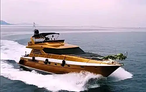 Antalya'da 23 Metrelik Princess Marka Motoryat: 4 Kabinli Lüks ve Konforlu Mavi Yolculuk