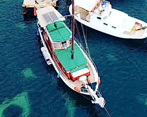 Bodrum’un Benzersiz Koylarını 12 Metre Uzunluğundaki Tekne İle Keşfedin