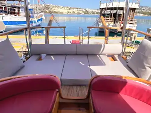 Bodrum’da 17 Metrelik 32 Kişilik Kapasiteye Sahip  Özel Günübirlik Tekne