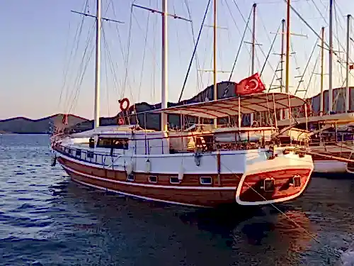 Marmaris Bozburun’un Sakin Sularında 5 Kabinli Lüks Gulet Tatili