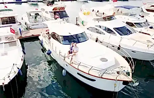 Çeşme'de Ultra Lüks Yat Kiralama 8 Kişiye Kadar