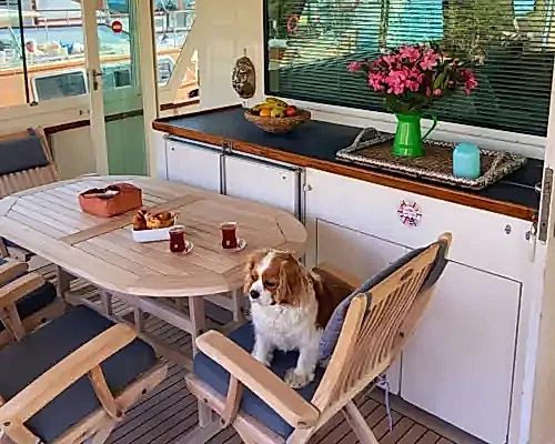 Çeşme’nin Maviliklerinde Hatteras Yat ile Özel Bir Deniz Keyfi