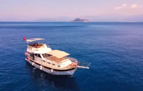 Fethiye'de Saatlik veya Günübirlik Kiralık 12 Metrelik Özel Tekne