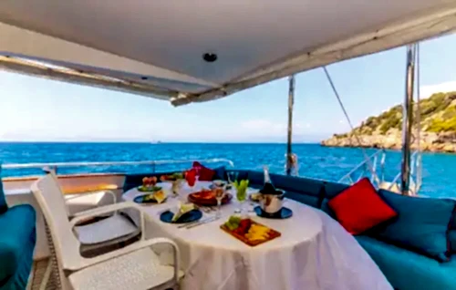 Fethiye'nin Turkuaz Denizinde 19 Metrelik Lüks ve Konforlu Motoryat