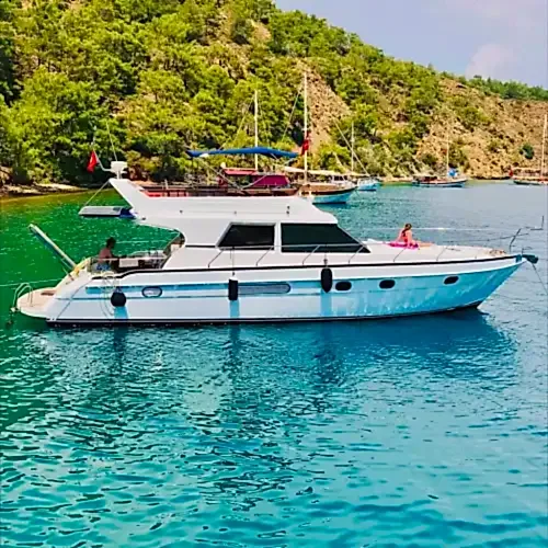 13 Metrelik Özel Yapım Motoryat – Rahat Kabinler, Yüksek Konfor