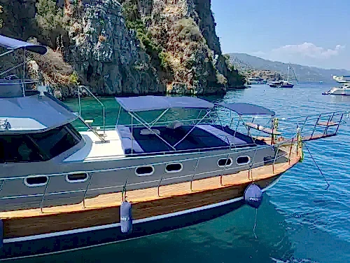 Göcek Tekne Kiralama | 12 Kişi Günübirlik, 6 Kişi Konaklamalı, Klimalı, Yakıt Dahil