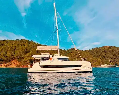 Muhteşem Günbatımı ve Eşsiz Manzaralar Eşliğinde Katamaran Turu