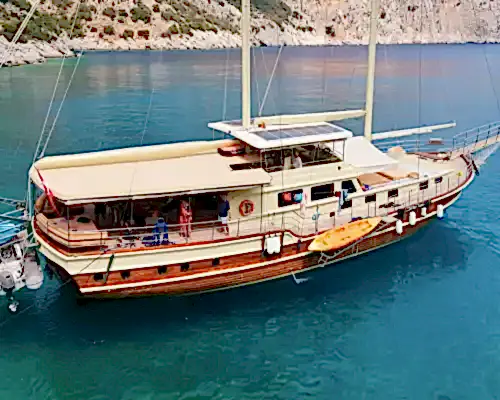 Göcek’in Saklı Koylarını Keşfet – 24 Metrelik Gulet Tatili