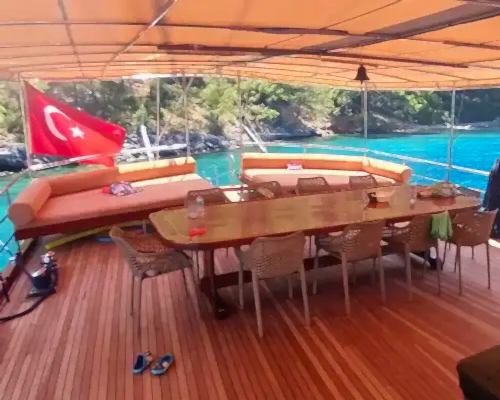 Göcek’in Saklı Koylarını Keşfet – 24 Metrelik Gulet Tatili