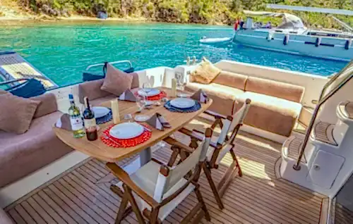 Göcek'te Diana Marka Yat ile Günübirlik veya Konaklamalı Eksiksiz Mavi Tur