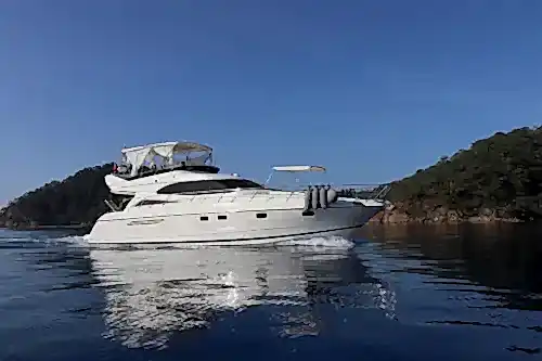 Göcek’te Lüks Princess Yat Konaklamalı Yüzme ve Gezi İçin Mükemmel Seçenek