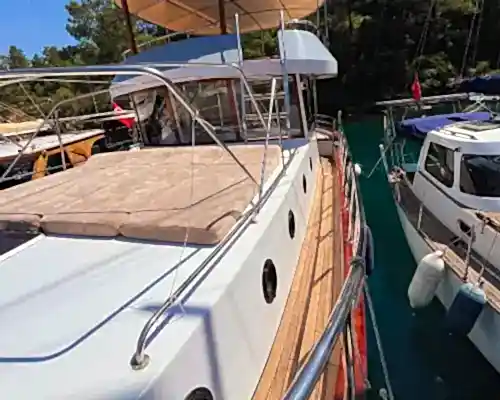 Göcek’te Ekstra Konforlu Gulet Kiralama – 10 Kişiye Kadar!