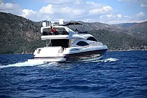 Göcek’te 24,5 Metrelik Sunseeker Motoryat Günübirlik veya Konaklamalı Kiralama