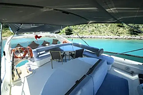 Göcek’te 24,5 Metrelik Sunseeker Motoryat Günübirlik veya Konaklamalı Kiralama