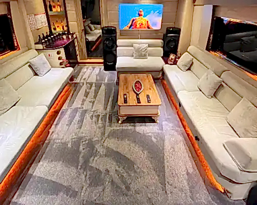 18 Kişilik Geniş ve Konforlu Yat Saatlik veya Günübirlik Kiralama