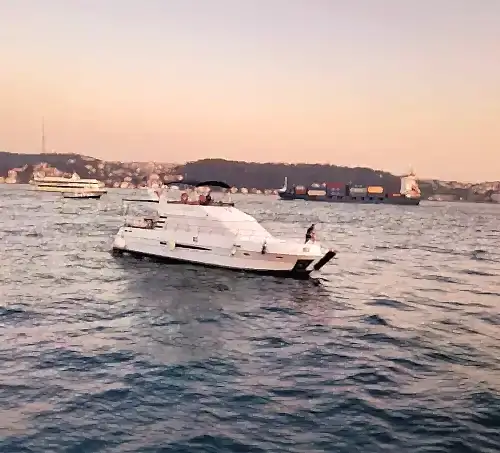 Bebek’te Kiralık Yat Günübirlik veya Saatlik