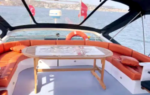 Lüks Donanımlı Özel Yat ile Boğaz’ın Eşsiz Manzarasına Tanık Olun
