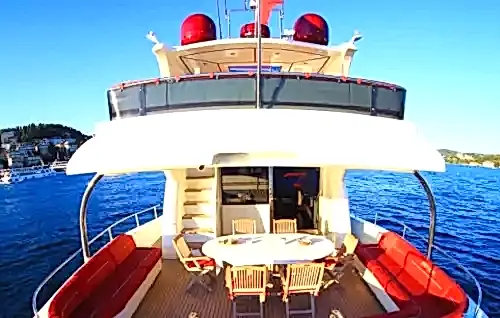 İstanbul Bebek 26 Metrelik Lüks Motoryat ile 36 Kişiye Kadar Özel Turlar!