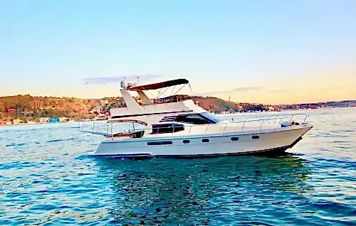 İş Toplantılarınızı Boğaz Manzarasında Gerçekleştirin Geniş ve Ferah Yat