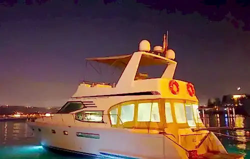 İş Toplantılarınızı Boğaz Manzarasında Gerçekleştirin Geniş ve Ferah Yat