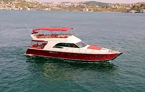 36 Kişilik Özel Yapım Yat ile Boğaz’da Muhteşem Bir Gün