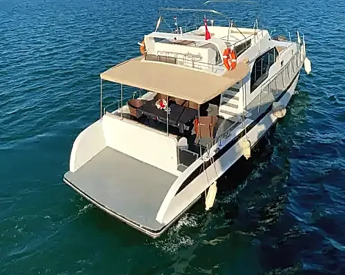 12 Kişilik Modern Yat ile İstanbul’un Maviliklerinde Yolculuk