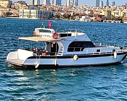 12 Kişilik Modern Yat ile İstanbul’un Maviliklerinde Yolculuk