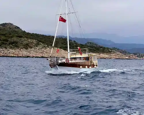 Kalkan’ın Turkuaz Koylarında Unutulmaz Bir Yüzme ve Gezi Deneyimi