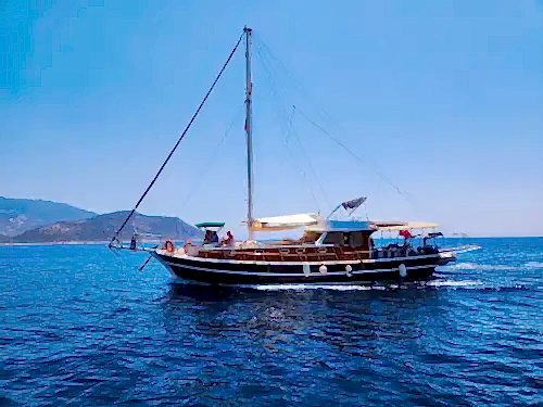 2 Kabinli, Geniş Güverteli Gulet ile Mükemmel Bir Kalkan Seyahati