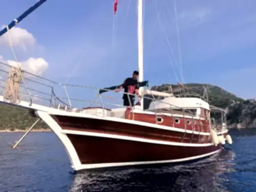 2 Kabinli, Geniş Güverteli Gulet ile Mükemmel Bir Kalkan Seyahati