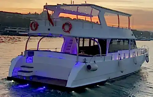 35 Kişilik VIP Motoryat ile Evlilik Tekliflerinden Kutlamalara Unutulmaz Anlar