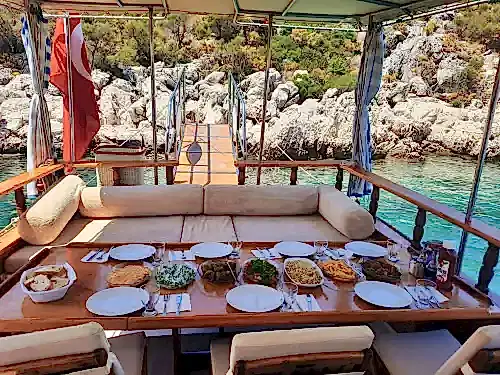 Küçük Gruplar İçin Kaş’ta Özel Günlük Tekne Deneyimi