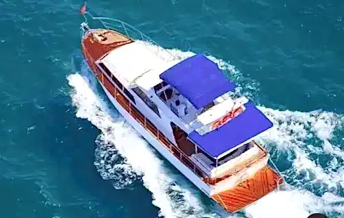 Tam Donanımlı 15 Metrelik Motoryat ile Konforlu Mavi Tur