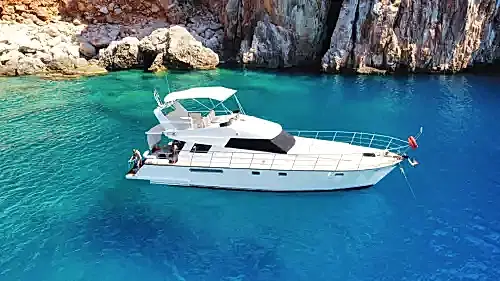 3 Kabinli, 6 Kişilik Konforlu Enfes Yat ile Ölüdeniz’i Keşfedin