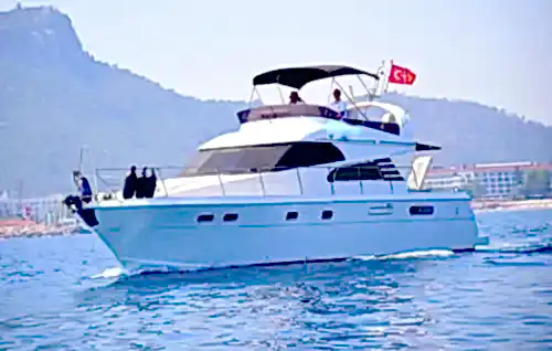 Özel Hizmetler ve Ekstra Aktiviteler ile Mükemmel Deniz Turu