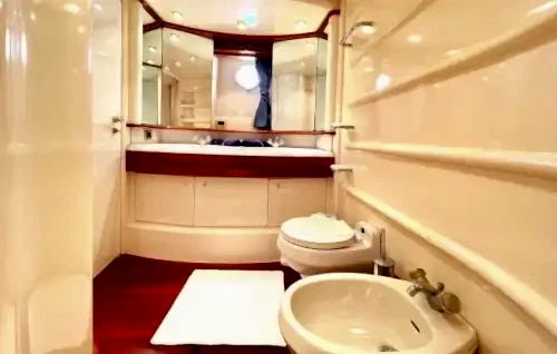 Antalya Kemer’de Azimut Marka Ultra Lüks Motoryat ile Deniz Keyfi!