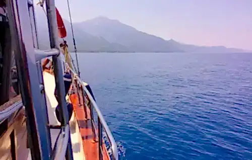 Kuşadası'nda 2 Kabinli, 4 Kişilik Konaklama Seçeneği ile Uygun Fiyatlı Deniz Tatili