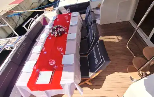 İstanbul Boğazı’nda 21 Metrelik Lüks Motoryat ile Özel Anlar Yaşayın!