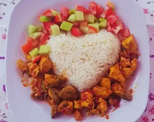 Marmaris’in Mavi Sularında 8 Kişilik Ekonomik Yat Turu