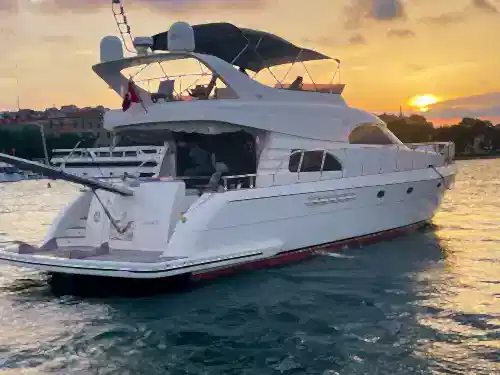 Tam Donanımlı Yatta Unutulmaz Bir Boğaz Turu 