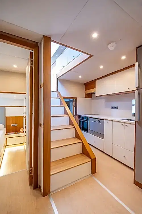 2 Kabinli Şık Motoryat – Özel Günleriniz İçin Mükemmel Seçim