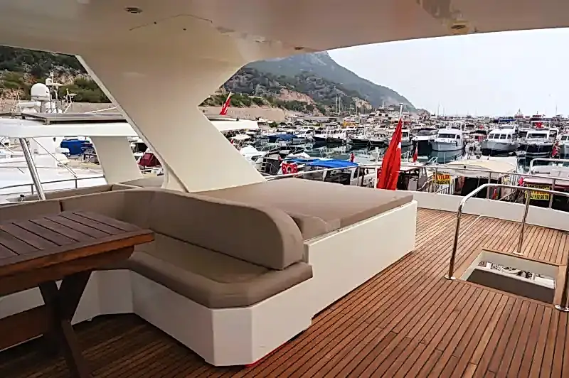 Antalya 27 Metre Özel Yapım Yat ile Lüks Konaklama ve Unutulmaz Organizasyonlar